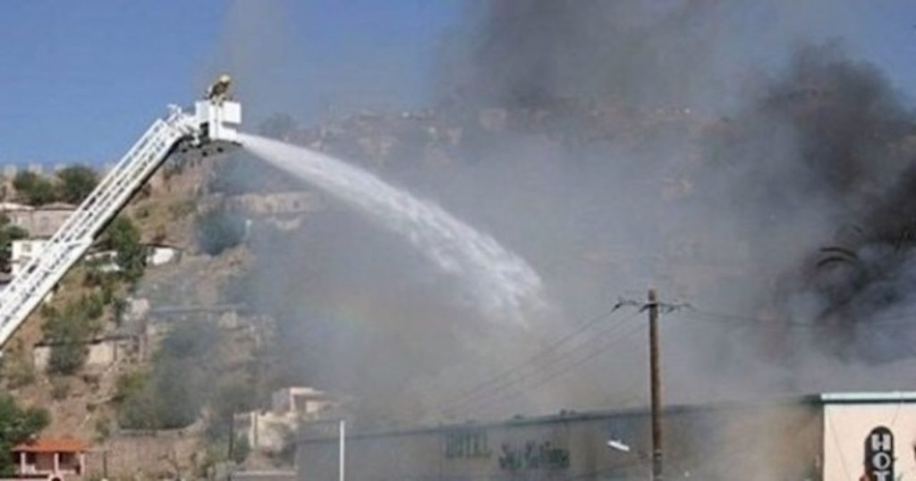 消防隊が離れた場所から強引に放水し続けていた理由とは？ ラブリープレス